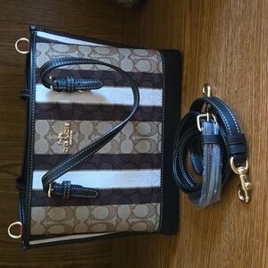 Coach Mollie Tote 25  Signature Jacquard and smooth leather